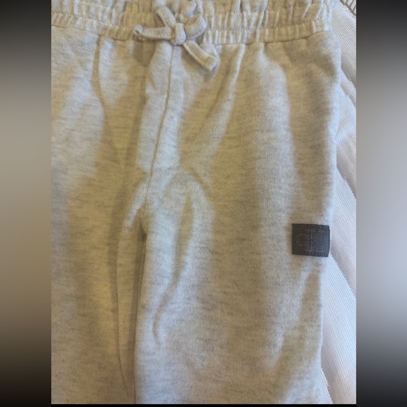 Calvin Klein Toddler Girl Two Piece Outfit Set Size 3T Like New - Picture 2 of 8